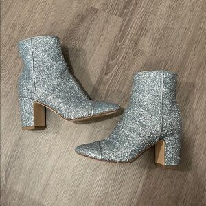 Polly Plume Silver Glitter Accent Boots 35